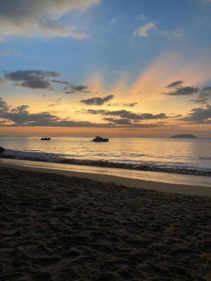 Suite Pe Na Areia- Espaco Independente Na Praia Do Curral Com Localizacao Privilegiada - Simplicidade E Comodidade Com O Por Do Sol Mais Lindo De Ilhabela - Melhor Custo Beneficio Para Ate 4 Pessoas , Na Av Jose Pacheco Do Nascimento Nº 7682 ภายนอก รูปภาพ