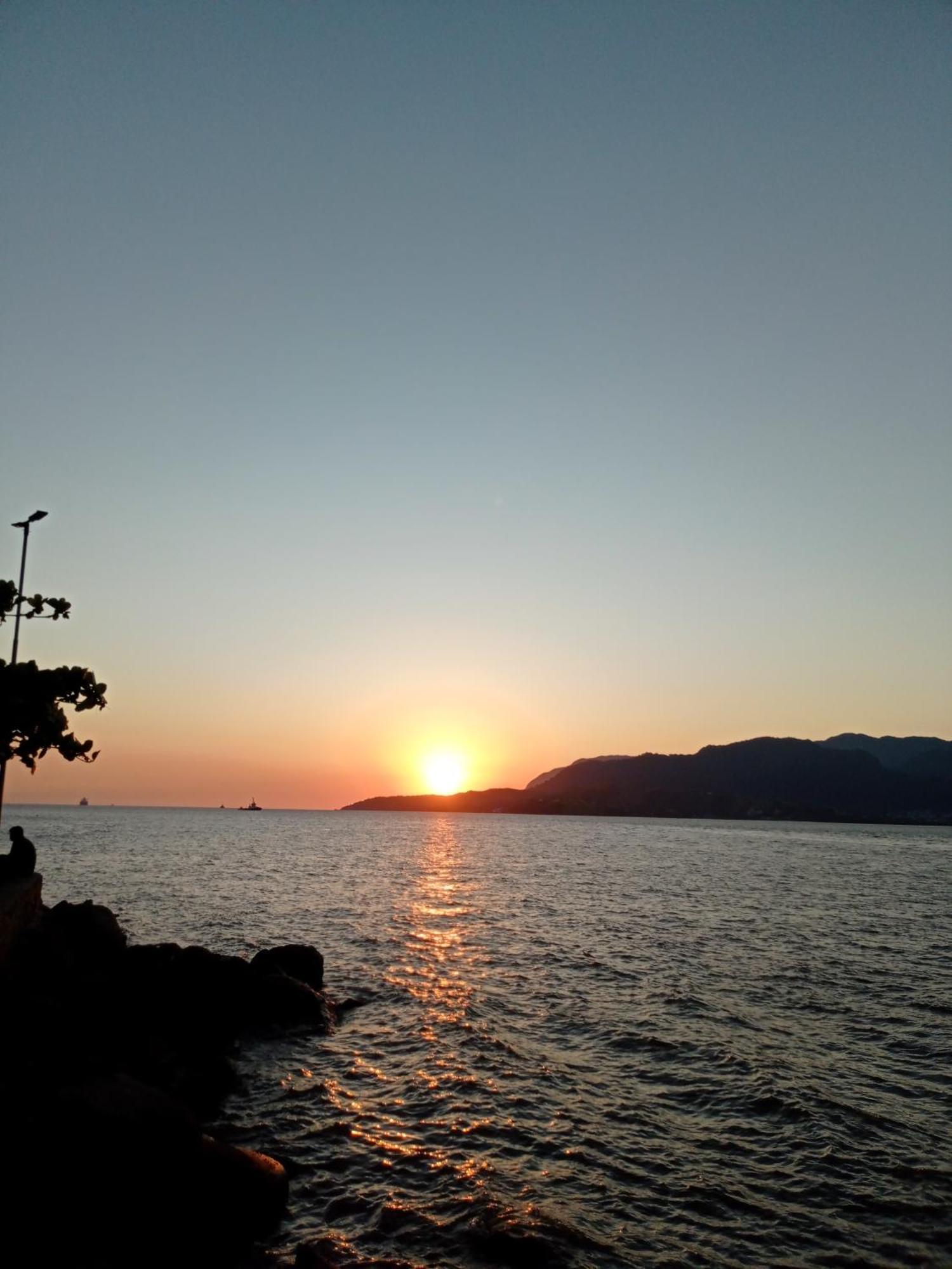 Suite Pe Na Areia- Espaco Independente Na Praia Do Curral Com Localizacao Privilegiada - Simplicidade E Comodidade Com O Por Do Sol Mais Lindo De Ilhabela - Melhor Custo Beneficio Para Ate 4 Pessoas , Na Av Jose Pacheco Do Nascimento Nº 7682 ภายนอก รูปภาพ